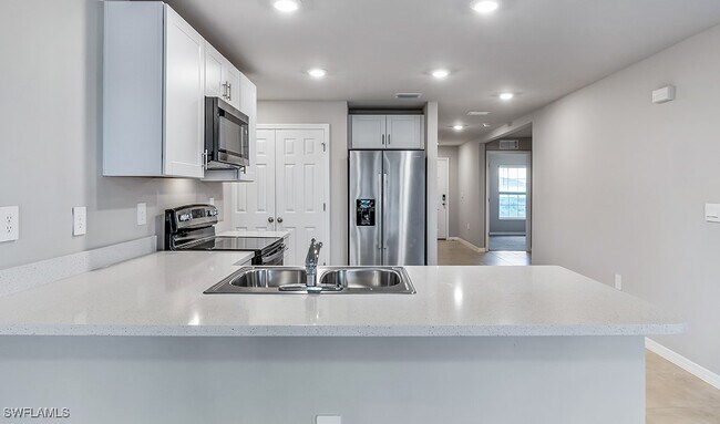 Building Photo - 3003 Lady Ln