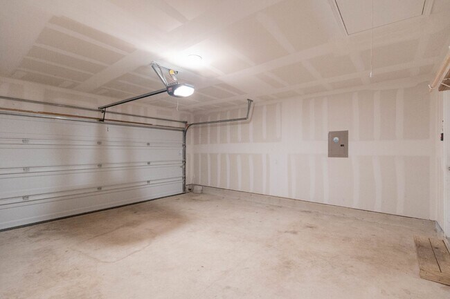 Building Photo - 10799 Giacconi Dr