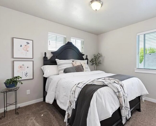 Building Photo - This home has it all!