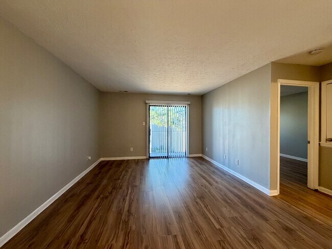 Building Photo - 1128 Southwood Dr