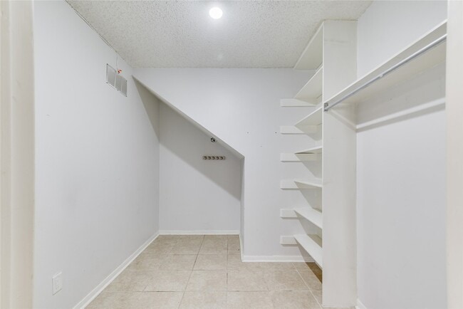 Building Photo - 14228 Misty Meadow Ln