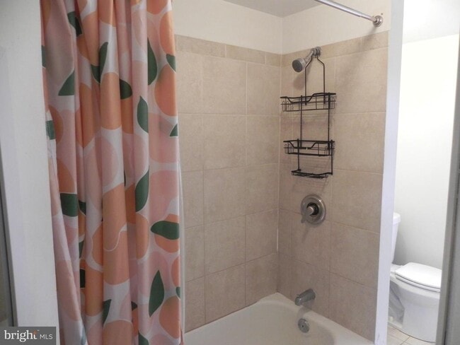 Building Photo - 319 W 28th St