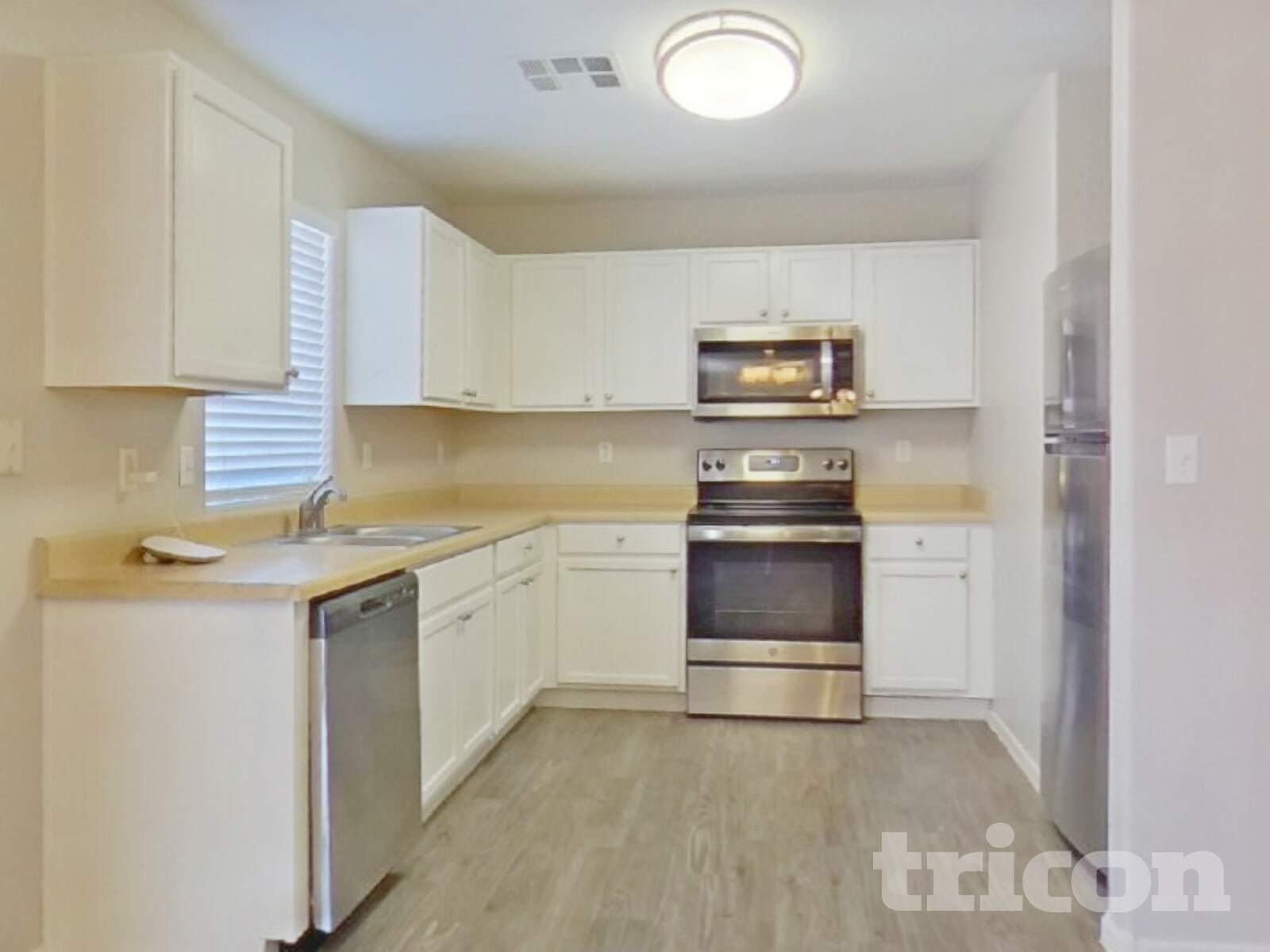 Building Photo - 2098 E Haflinger Way