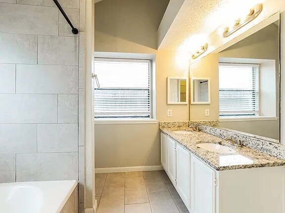 Building Photo - 19230 Sandelford Dr