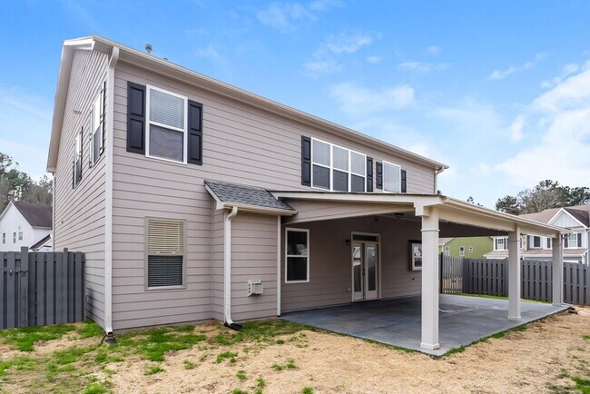 Building Photo - 10 Carlisle St