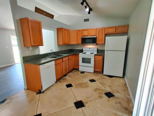 Building Photo - 51 St Johanna Dr