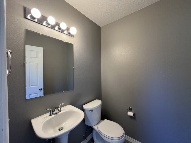 Building Photo - 13065 SW Seca Ct