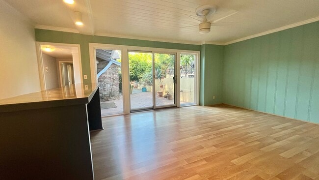 Building Photo - Mid-Century homes Rarely Available with Expansive Bay Views