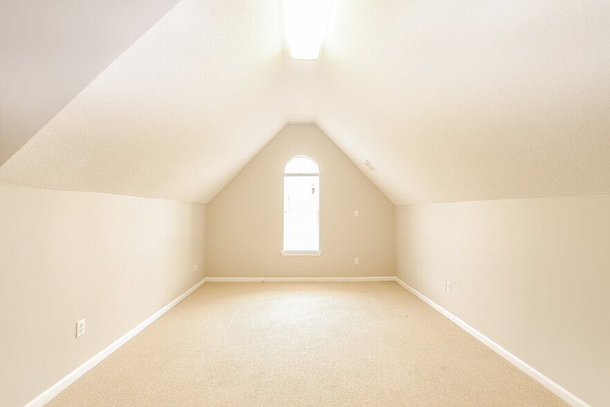 Building Photo - 4663 Shadow Field Ln