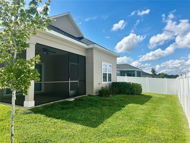 Building Photo - 4530 NW 14th Lp