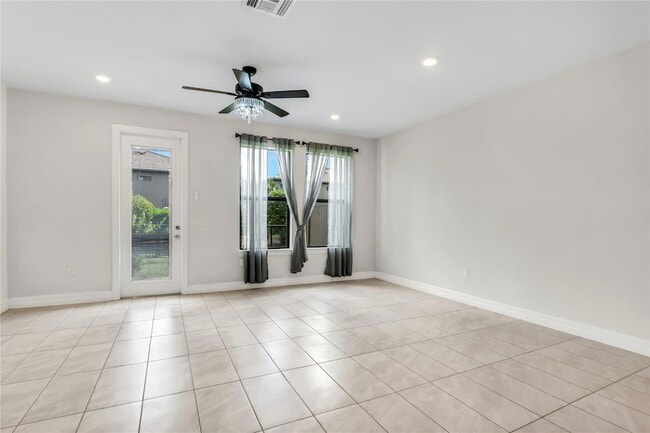 Building Photo - 4828 Chantilly Rd