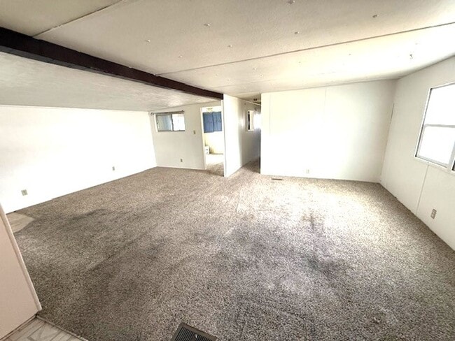 Building Photo - 2 bedroom manufactured home in Elko with a...