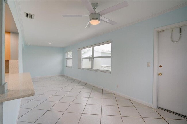 Building Photo - 2086 SW 12th Ave