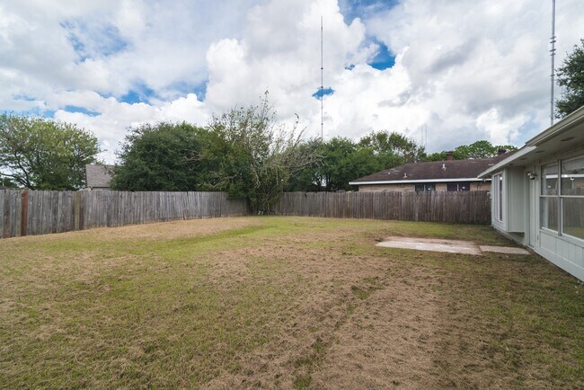 Building Photo - 8602 Rockmont Ct