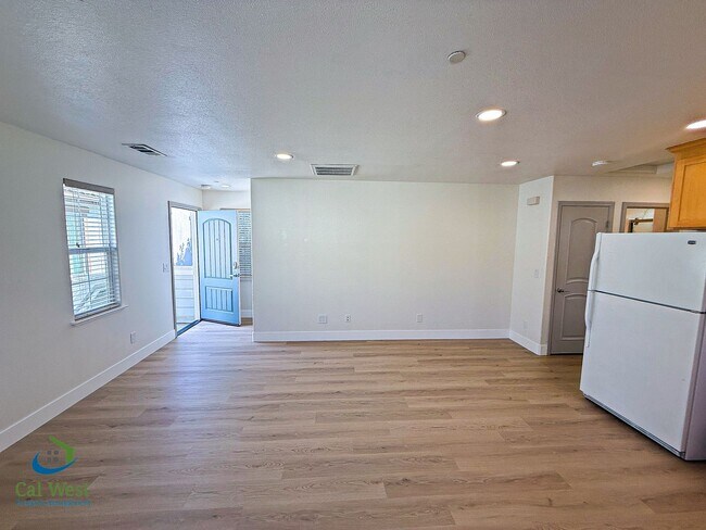 Building Photo - 7661 Forest St