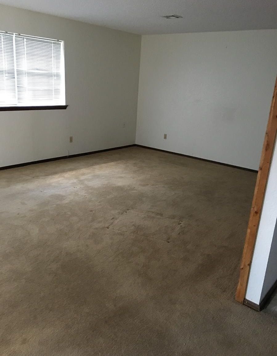 Building Photo - 908 Ranchoak Ct