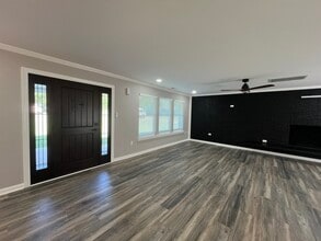 Building Photo - 11405 Cresthill Dr