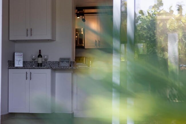 Building Photo - 1004 Ocean Park Ln