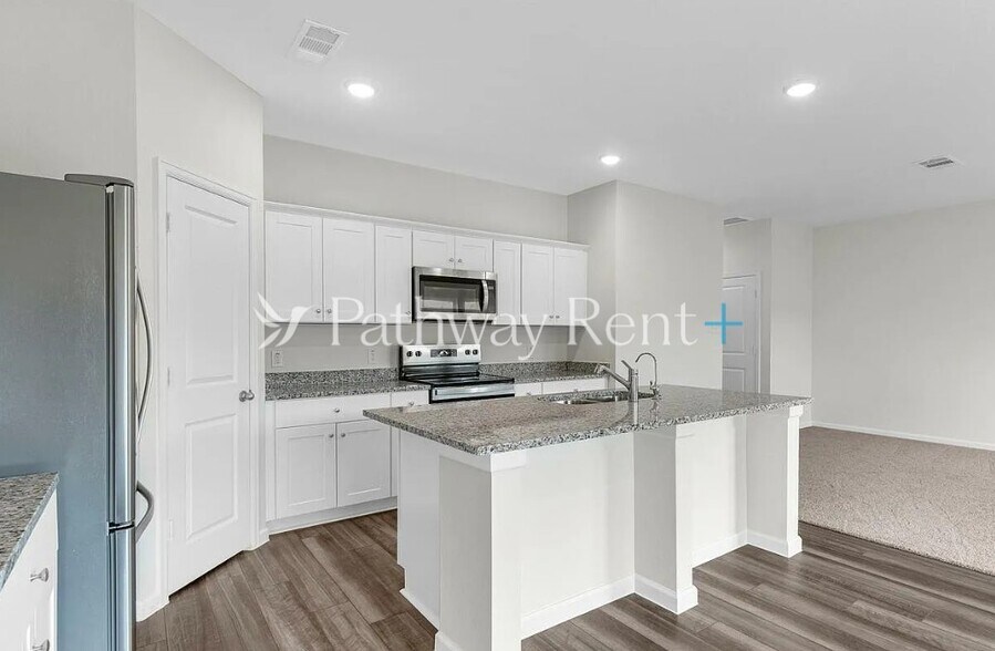 Building Photo - 1058 Large Poppy Dr