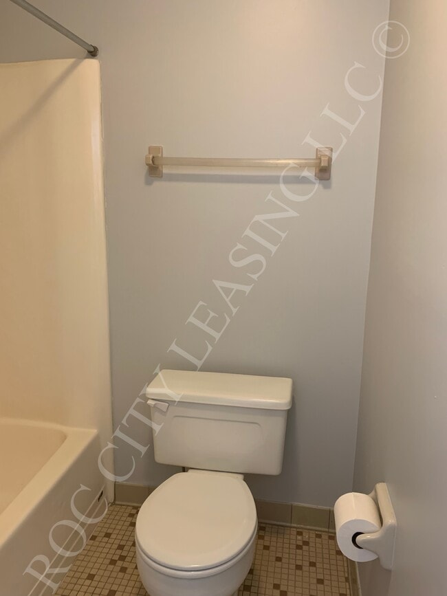 Building Photo - 214-216 Andrews Street-B Series