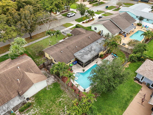 Building Photo - Southwest 104th Avenue, Cooper City, FL 33...