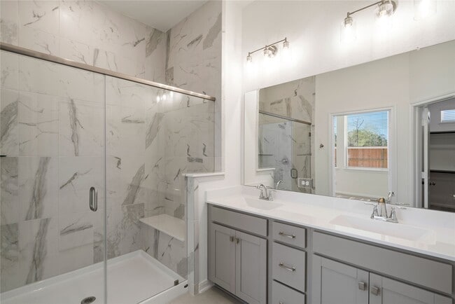 Building Photo - 607 Silver Pear Ct