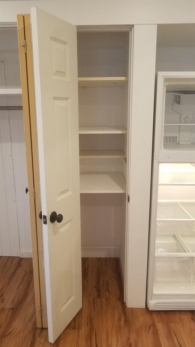 Building Photo - 11 Dana Ave