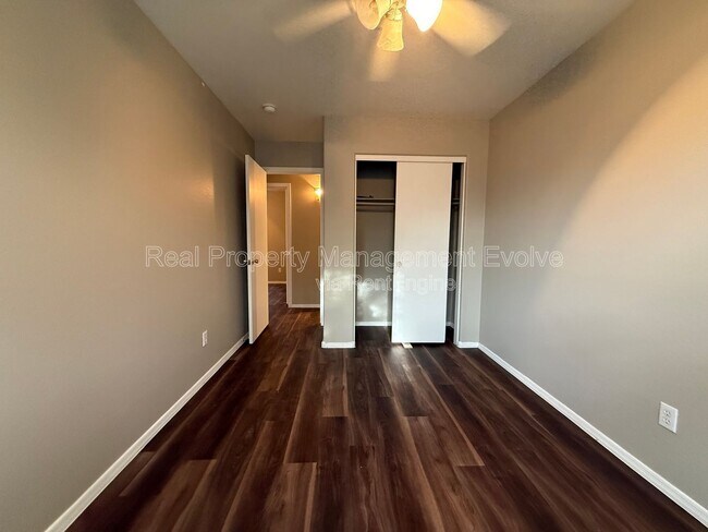 Building Photo - 5021 N 18th Ave