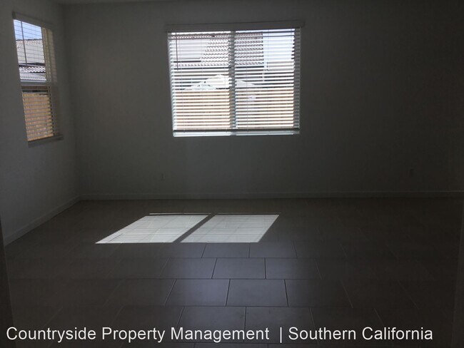 Building Photo - 4 br, 2.5 bath House - 3942 Wrenwood Avenue