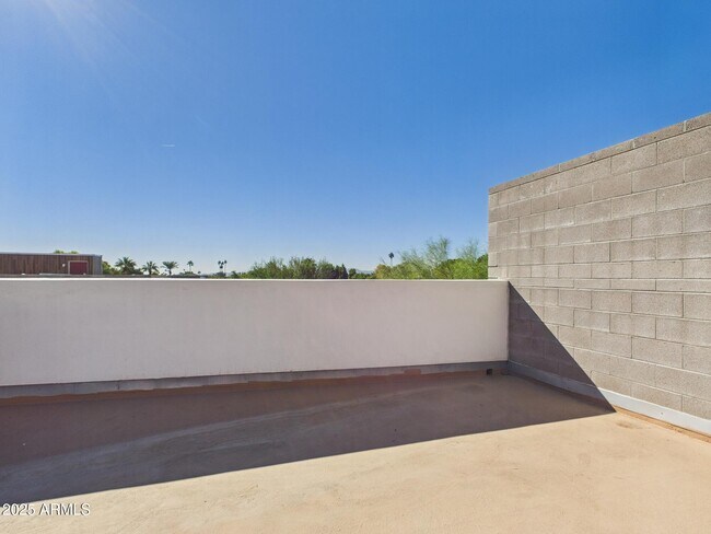 Building Photo - 4700 N 40th St