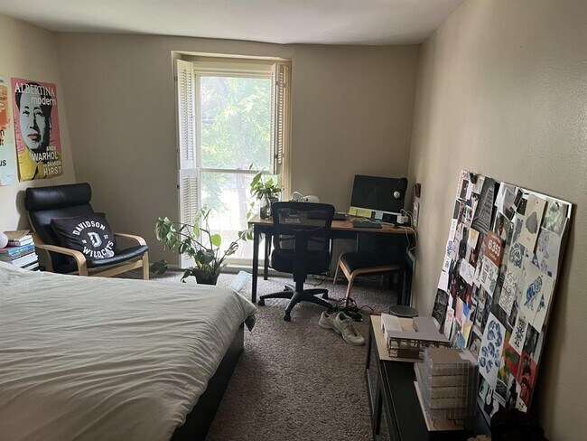 Building Photo - 2704 San Pedro St