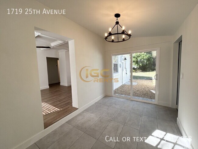 Building Photo - 1719 25th Ave
