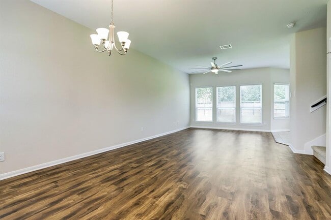 Building Photo - 18626 Each Elm Way