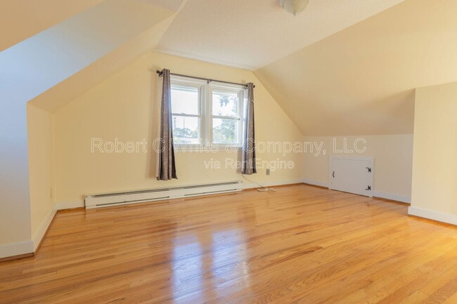 Building Photo - 183 Thompson Rd