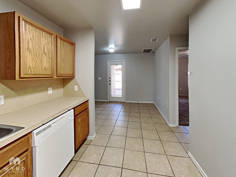 Building Photo - 524 N Brentwood Ave