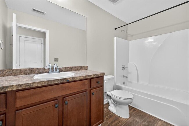 Building Photo - 1250 Image Ives Dr