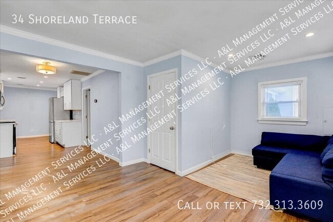Building Photo - 34 Shoreland Terrace