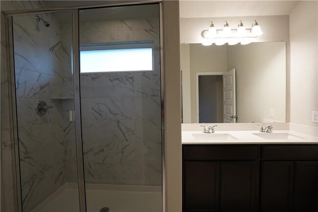 Building Photo - 131 Trailstone Dr