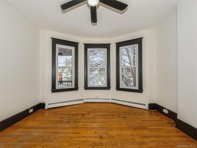 Building Photo - 236 Mansion St