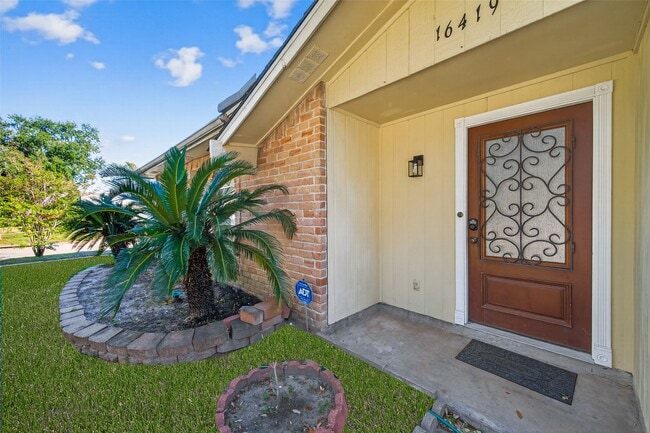 Building Photo - 16419 Cairnway Dr