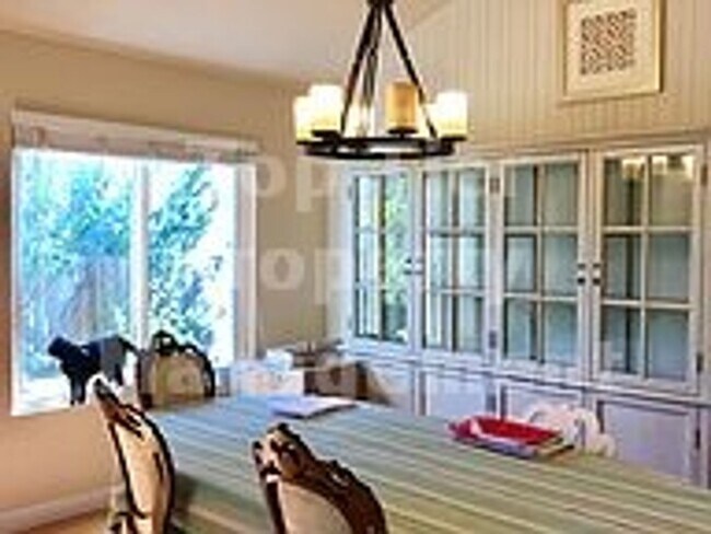Building Photo - Very nice 4 Bed /2 Bath/1,948 Sqft house in desirable Campolindo neighborhood in Moraga available...
