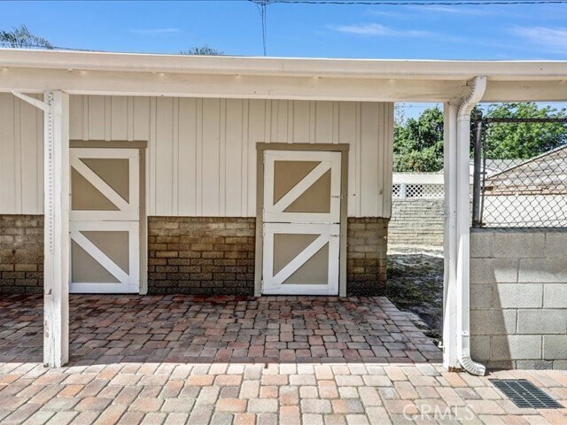 Building Photo - 1315 W Valley Heart Dr