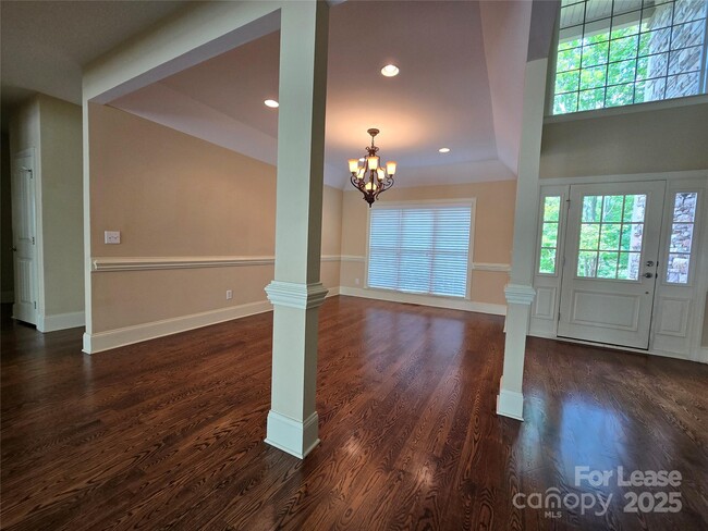 Building Photo - 2441 W Nicole Ln