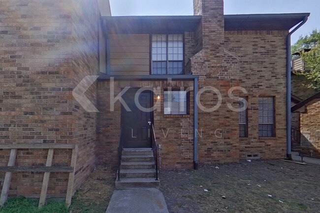 Building Photo - 2146 Woodnote Ln