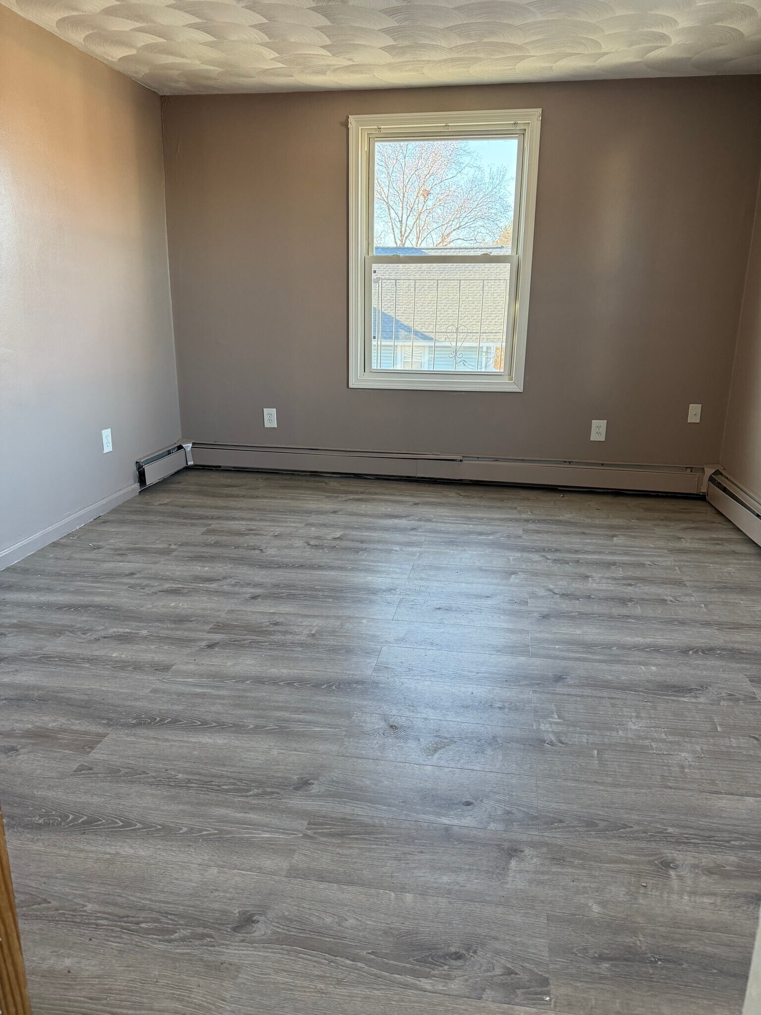 Building Photo - 635 Fall River Ave