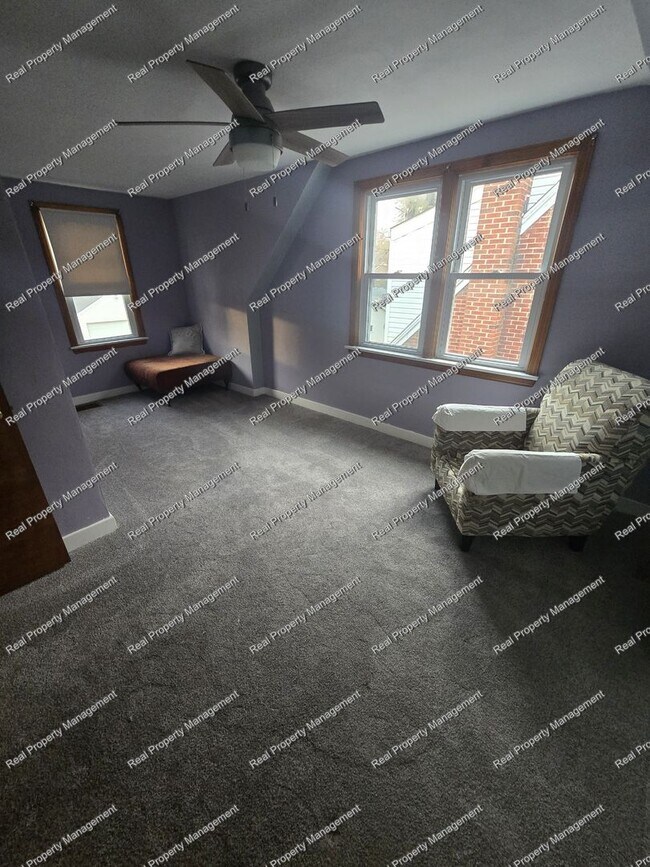 Building Photo - Updated Munster Cape Cod