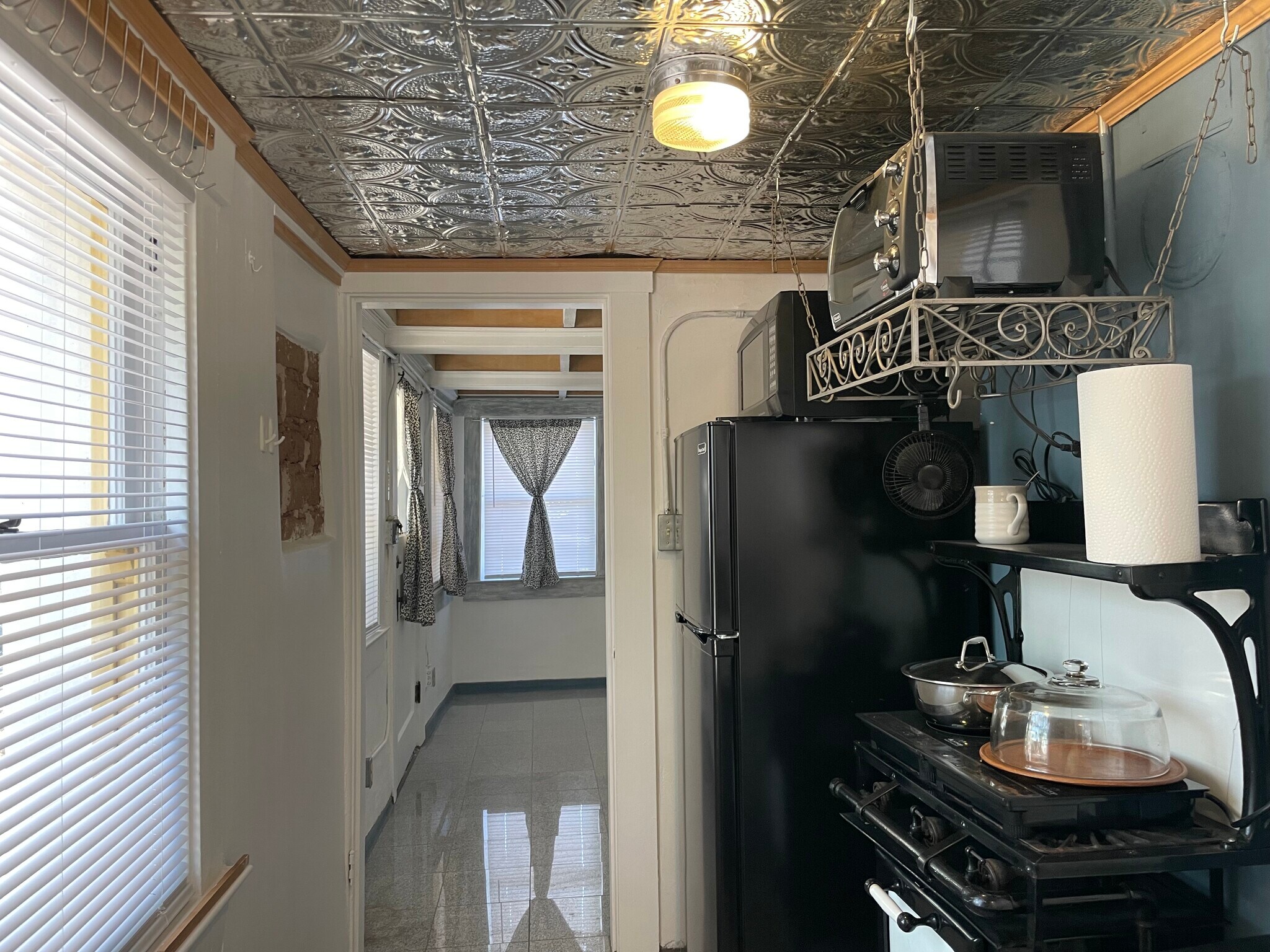 Kitchen - 333 E 15th St