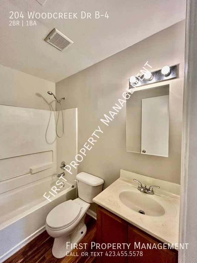 Building Photo - 204 Woodcreek Dr