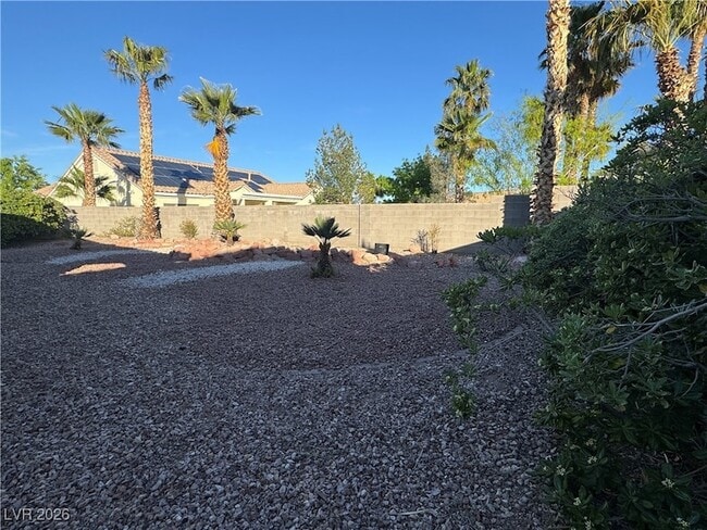 Building Photo - 8625 Desert Bird Dr