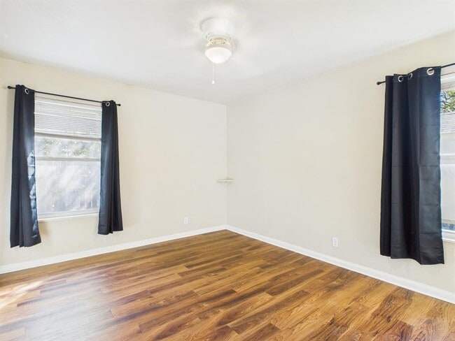 Building Photo - 1411 Kamar Dr